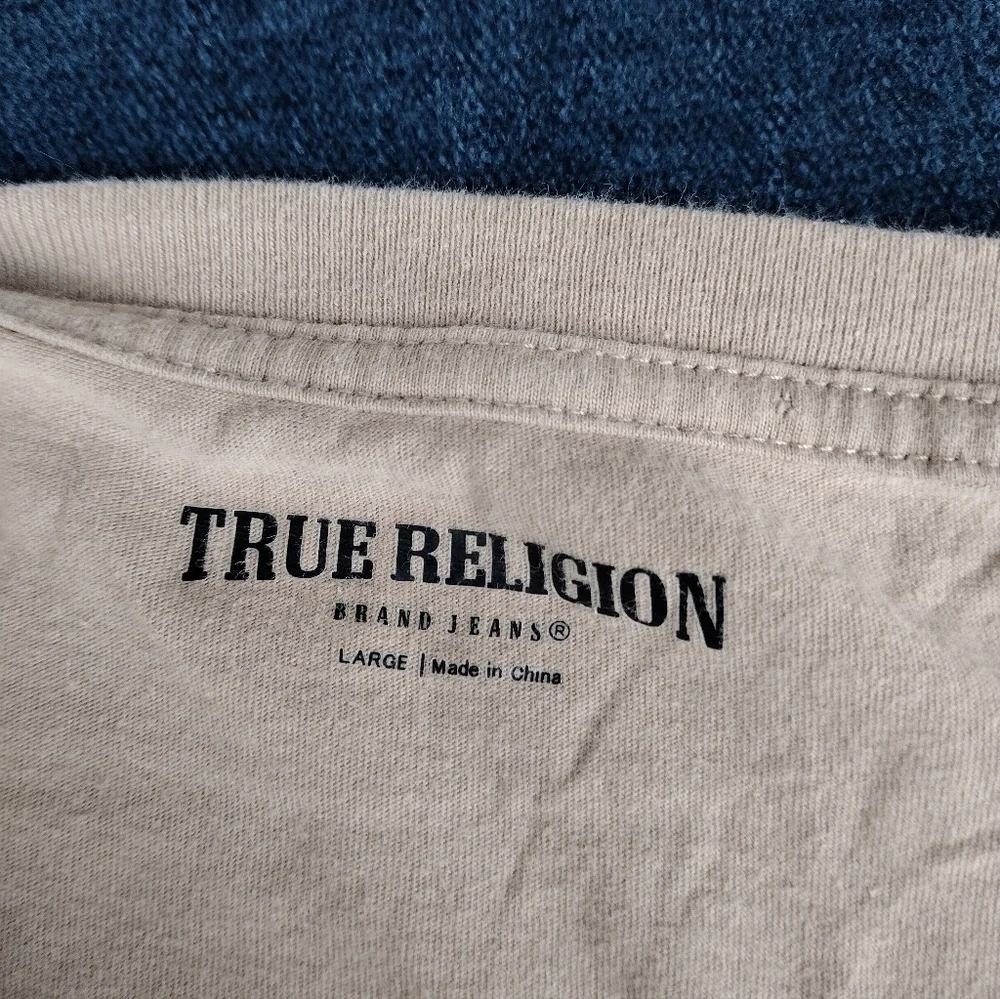 True Religion Shirt Men L Adult Khaki Casual Tee Spell out Cotton Buddha Logo.